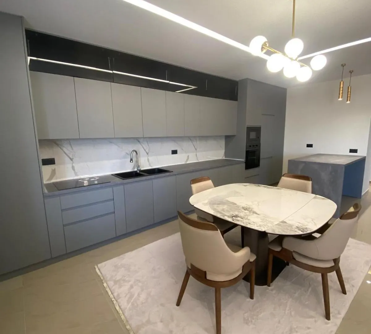 טיראנה Luxury Land Lake 0*,  אלבניה
